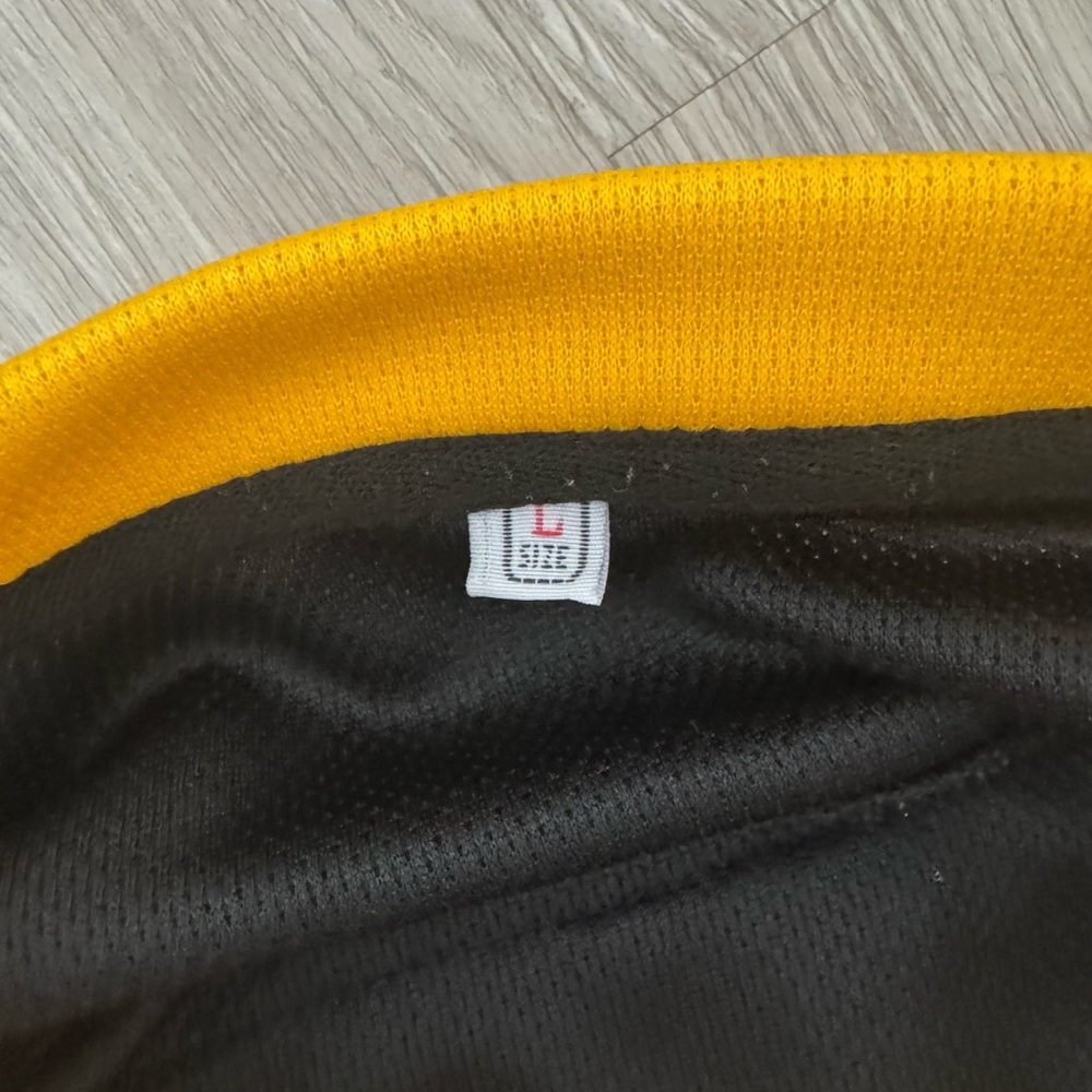 Happy Gilmore Boston Black and Yellow Hockey Jersey Youth L Halloween Costume - Picture 3 of 3